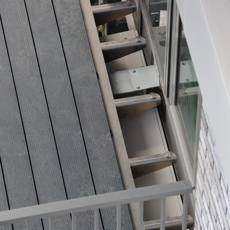 Image Balcony door sill interface